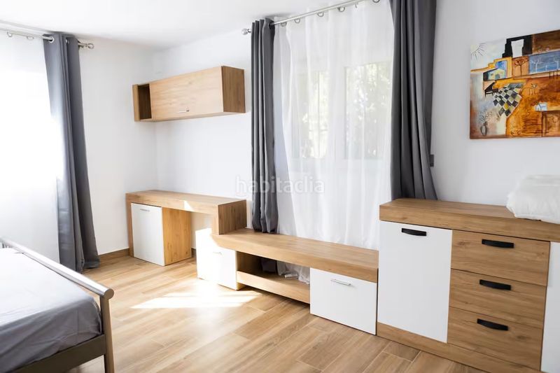 Foto e6e992d2-b06f-4556-805b-aa222903738e. Casa amb piscina a Benicolada - Las Adelfas Calp