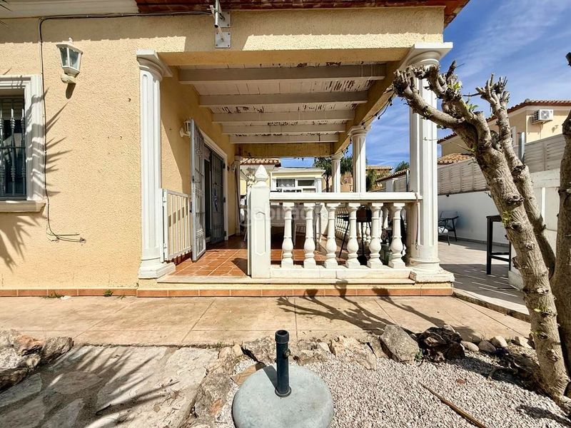Foto 770b87b5-8bbe-4a1e-bab1-226622173cc3. Casa con riscaldamento in Poblets (els)