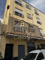 Etagenwohnung in Llombai. 100 financiación! piso exterior con gran potencial en burriana a