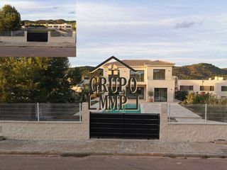 Terreny residencial a Sant Joan de Moró. Tu refugio entre pinos parcela de 397 m a un paso del pueblo
