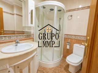 Chalet à Carril los maestros 17. Chalet independiente con gran parcela y piscina en la albatalía