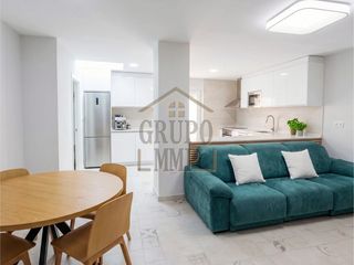 Chalet in Carrer borriana 34. Espectacular casa con terraza, patio y gran luminosidad en alque