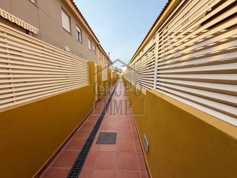 Foto ce48b239-b0fb-4a31-8cdc-bf30fb706aa4. Casa adossada amb calefacció aparcament a Playa-Ben Afeli Almazora / Almassora