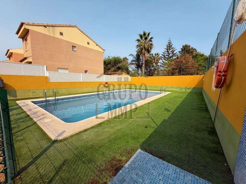 Foto e32c7bc6-9927-4f73-8101-1a4d27b29d6f. Casa adossada amb calefacció aparcament a Playa-Ben Afeli Almazora / Almassora