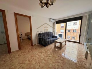 Piso en Carrer del mestre arrieta 20. Piso de 94 m todo exterior con balcón y gran luminosidad en cast