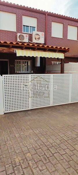 Foto 6c9ee819-d86e-44cb-b86a-ec5acc499874. Casa adossada amb calefacció aparcament a Playa-Ben Afeli Almazora / Almassora