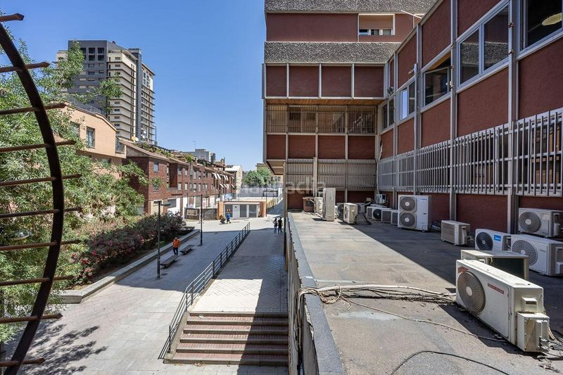 Foto b886c79e-b2a1-40a6-a986-16174f6c3750. Pis a avenida de la constitución 22 a Plaza de Toros Granada