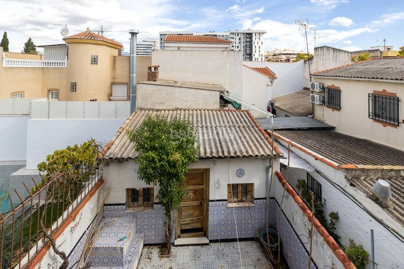 Foto 661df0ff-6f2b-4fa4-9f04-f456b2d3a96b. Casa adossada a Cerrillo de Maracena - Periodistas Granada