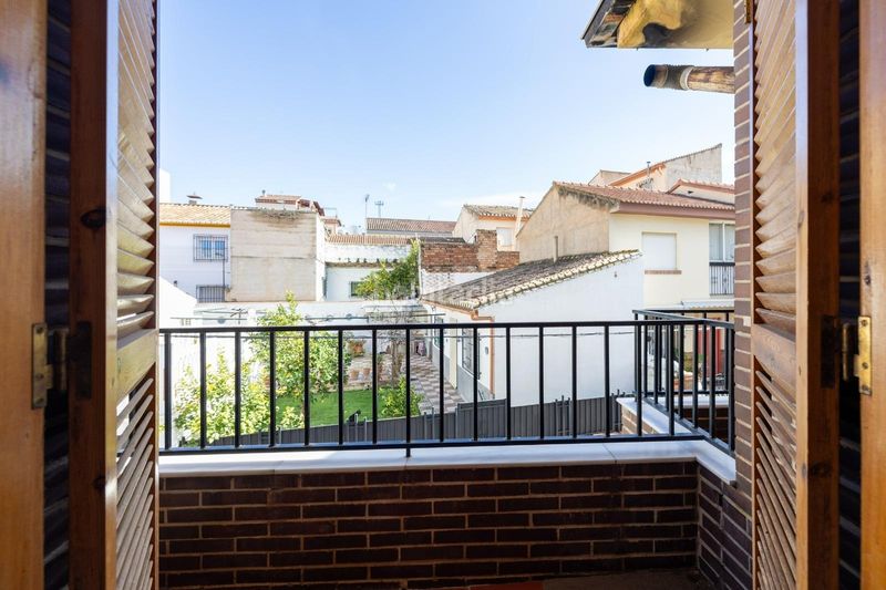 Foto a4152dd1-c654-4e75-9866-e9867702c9e9. Casa adossada amb aparcament a La Zubia Ciudad Zubia (La)
