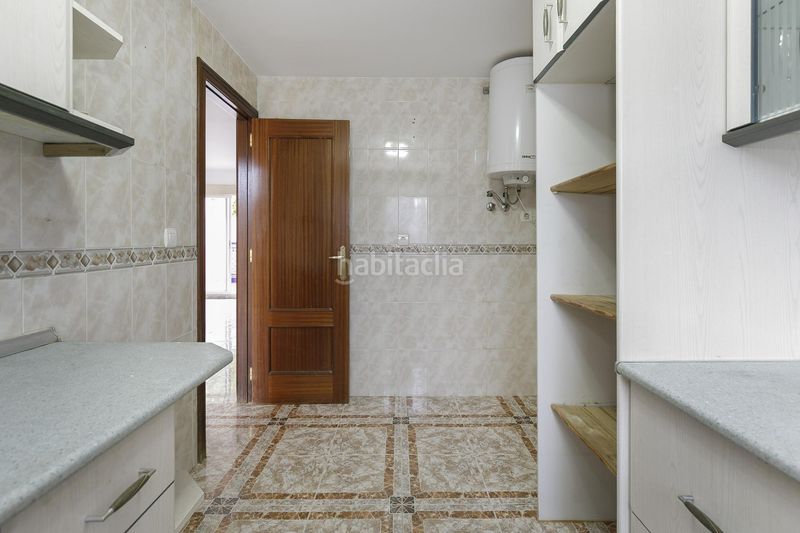 Foto 390ceb51-034d-46ab-8256-0a737d25ddf6. Casa adossada amb aparcament a Ogíjares