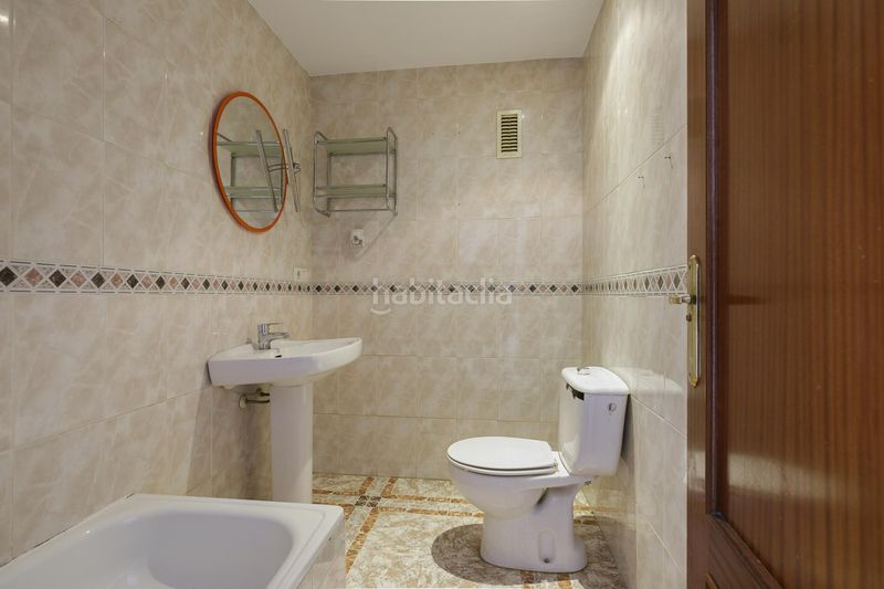 Foto 455a943a-9baf-48b6-a4c9-8cd7121158ad. Casa adossada amb aparcament a Ogíjares