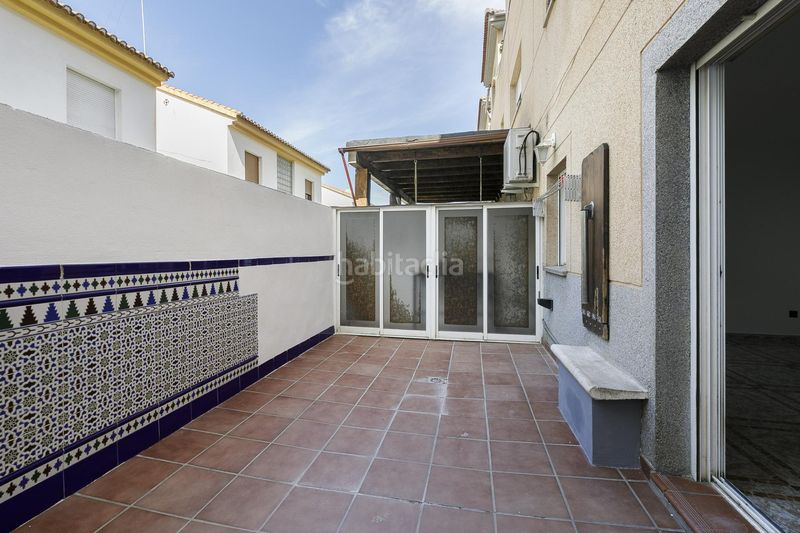 Foto 770ac4ee-7208-4ba6-b109-0ed3aab72772. Casa adossada amb aparcament a Ogíjares