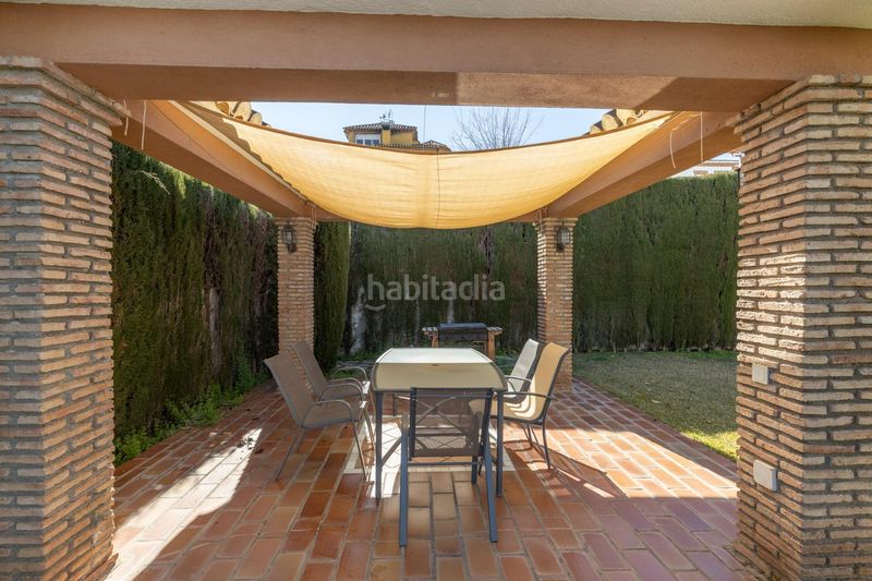 Foto 9fffe185-f488-4aaa-9930-64a075d718d4. Xalet amb xemeneia calefacció aparcament piscina a Zubia (La)