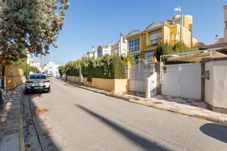 Chalet  Calle torre de comares. Chalet en villas blancas, albolote