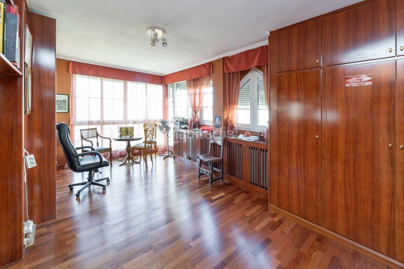 Foto 6c06b8d7-8ef2-4fcc-8486-6a4ce2bb6f9c. Xalet amb calefacció aparcament piscina a Albolote