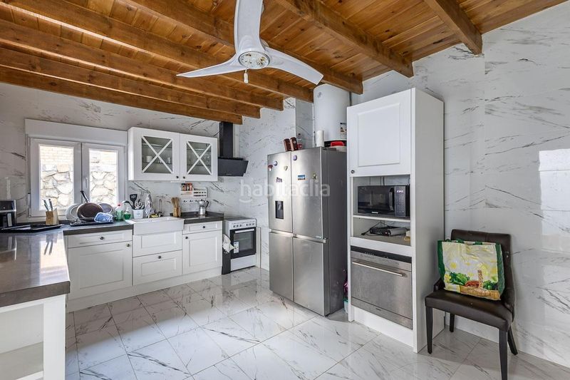 Foto c971bb0d-64f2-4343-87a9-5fa80b1d8a55. Casa adossada a Atarfe