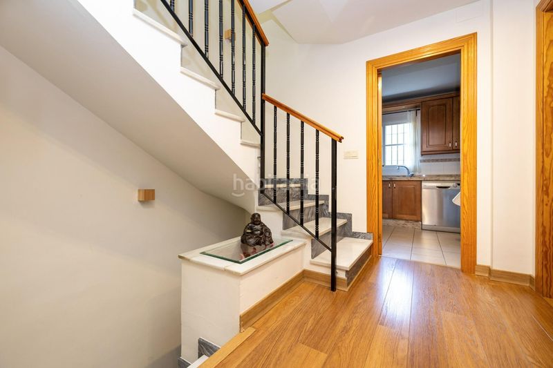 Foto 0dd7c36a-c874-4898-935b-6664abf5a12e. Casa aparellada amb calefacció aparcament a Ogíjares