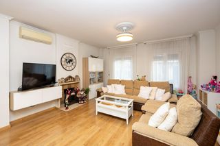 Casa bifamiliare  Calle murillo 7. Preciosa casa pareada en venta en ogijares, ideal para familia.