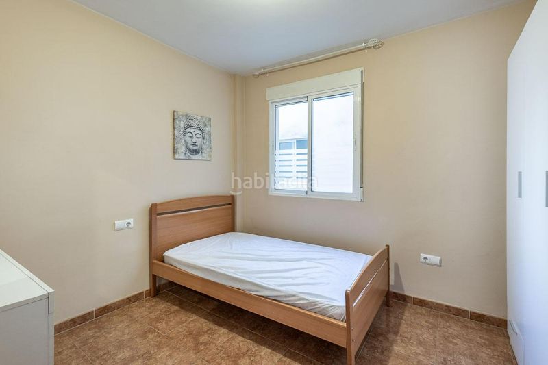 Foto f6eb3bba-6c49-4725-909a-281c4995d9d5. Pis a calle mar de alborán 2 a Atarfe