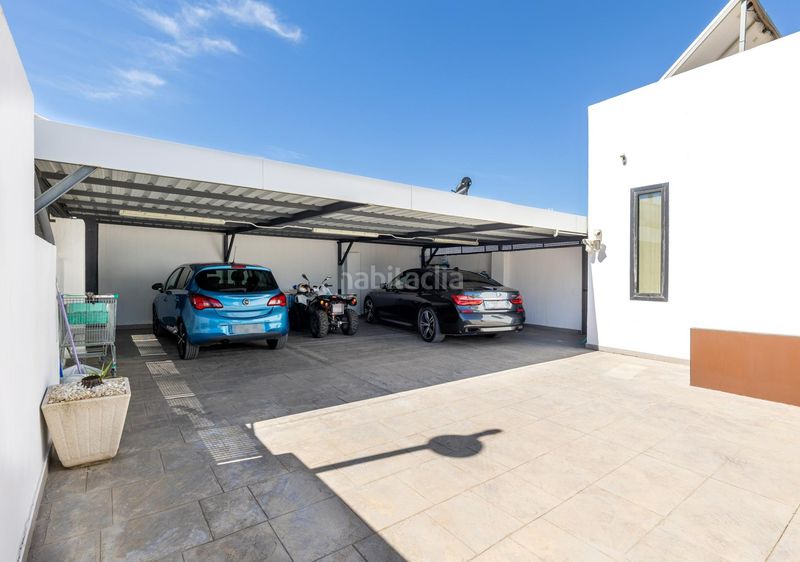 Foto 2176366f-83c2-4626-9d28-2f2cdb134812. Xalet amb xemeneia calefacció aparcament piscina a Zubia (La)