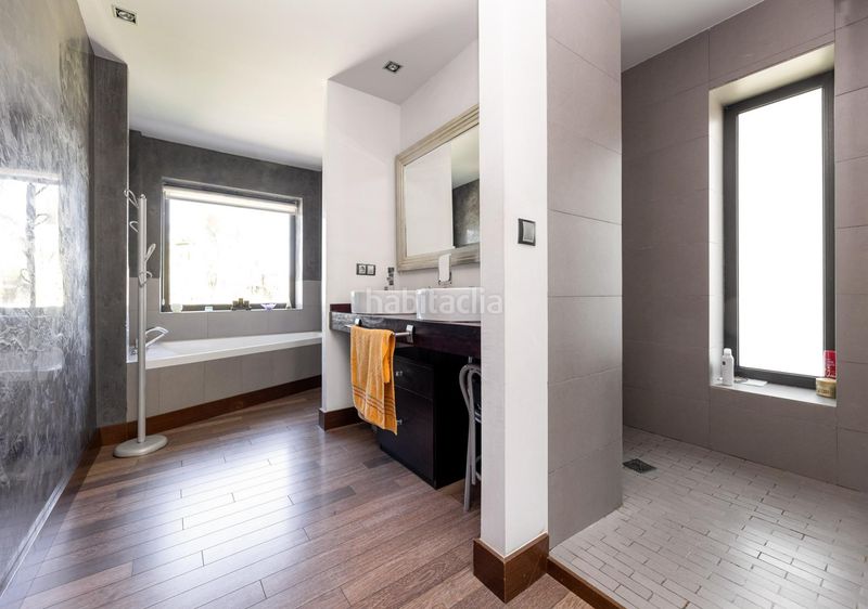 Foto 21d8fe62-c4fd-4320-910a-a30554d9fdba. Xalet amb xemeneia calefacció aparcament piscina a Zubia (La)