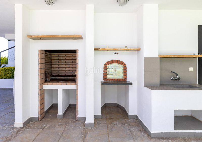 Foto 3719a0fb-b8df-4ee5-b411-7ec553e0bf42. Xalet amb xemeneia calefacció aparcament piscina a Zubia (La)