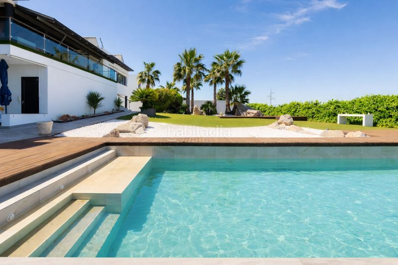 Foto 3dffb5ce-94e3-4d9f-9207-e7645ac4b3a7. Xalet amb xemeneia calefacció aparcament piscina a Zubia (La)