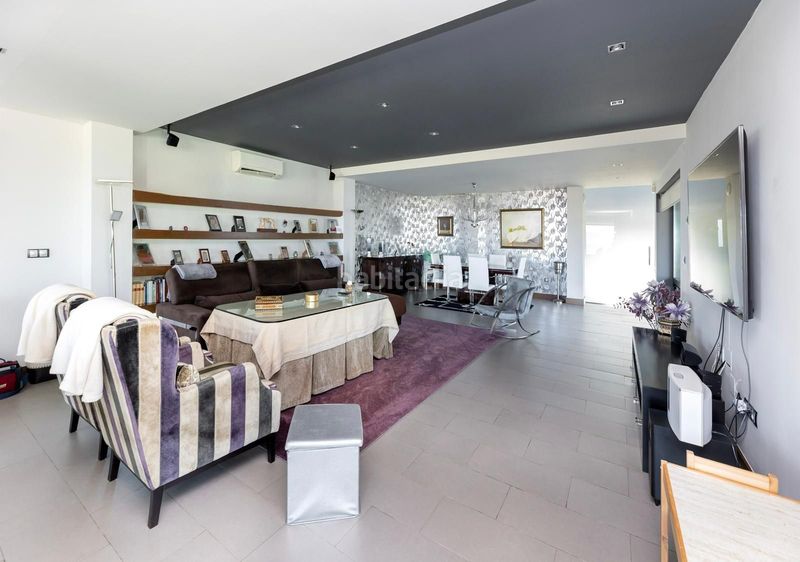 Foto 4694ac88-88c9-4b57-9739-1ef36ae81e9f. Xalet amb xemeneia calefacció aparcament piscina a Zubia (La)