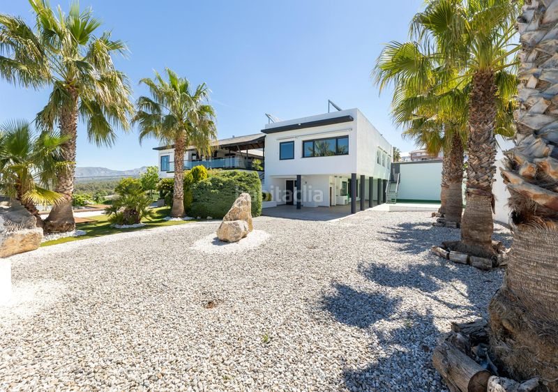 Foto 6b59d848-1569-442d-a447-c8660dd870fc. Xalet amb xemeneia calefacció aparcament piscina a Zubia (La)