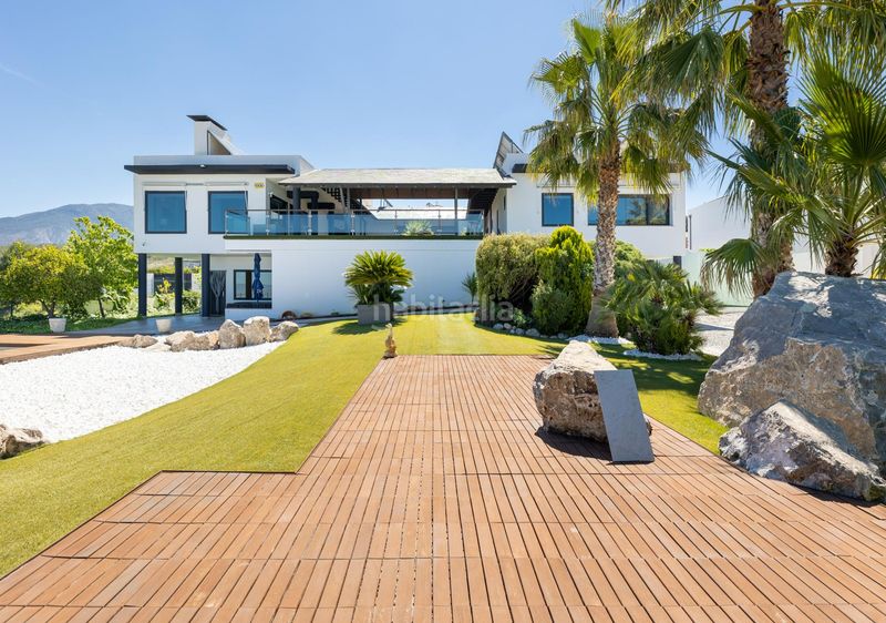 Foto 7eb129ab-675a-4cce-bb66-8012faa8a236. Xalet amb xemeneia calefacció aparcament piscina a Zubia (La)