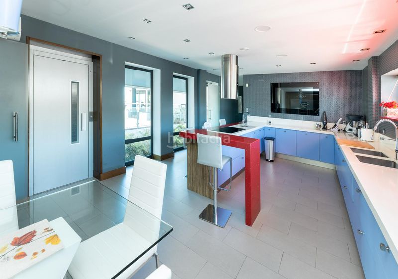 Foto 8fcf6b3f-44be-41df-be2d-029916ede7d7. Xalet amb xemeneia calefacció aparcament piscina a Zubia (La)