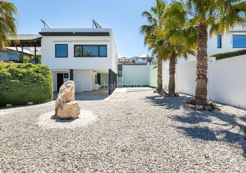 Foto 94ffb6bc-20e8-4a6b-b25b-6ecb9f664800. Xalet amb xemeneia calefacció aparcament piscina a Zubia (La)