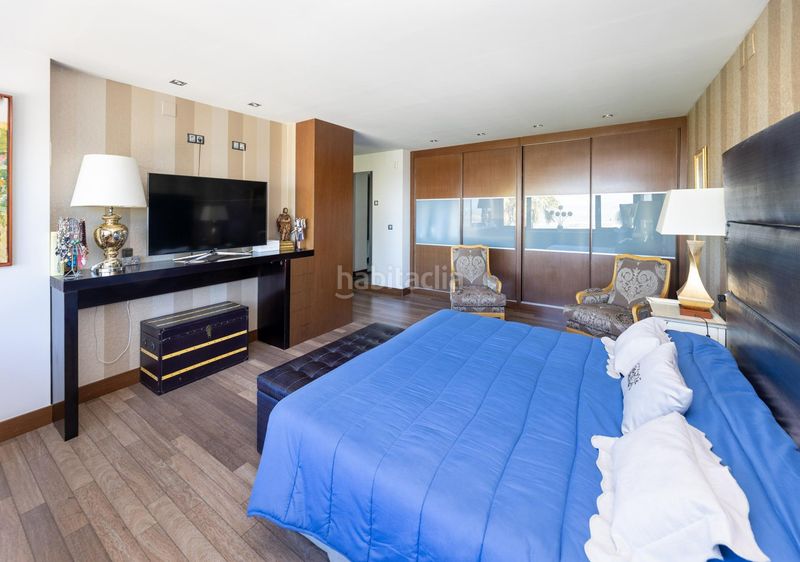 Foto c12a6d49-83a9-4dec-b652-aa9c5ec2a7b6. Xalet amb xemeneia calefacció aparcament piscina a Zubia (La)