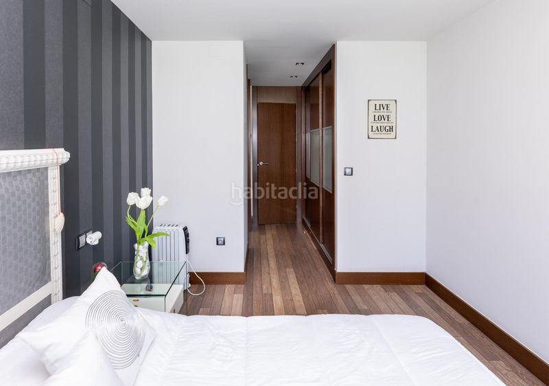 Foto f488d587-43e6-493b-b380-d2f48da36a2b. Xalet amb xemeneia calefacció aparcament piscina a Zubia (La)