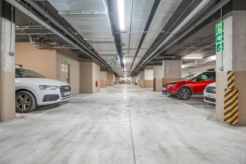 Foto 10ac4bcf-fe23-4eaa-85e8-f509ad258e34. Pis amb calefacció aparcament piscina a Rosaleda - Juventud Granada