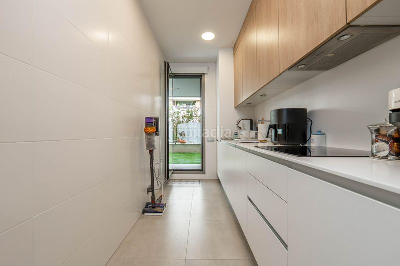 Foto 818e49bd-a41d-4f8b-be34-0a1826918a69. Pis amb calefacció aparcament piscina a Rosaleda - Juventud Granada