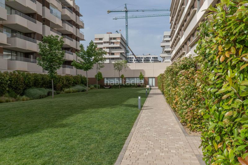 Foto 8344abfe-479f-4ed3-b55c-f6fdec1b3a41. Pis amb calefacció aparcament piscina a Rosaleda - Juventud Granada