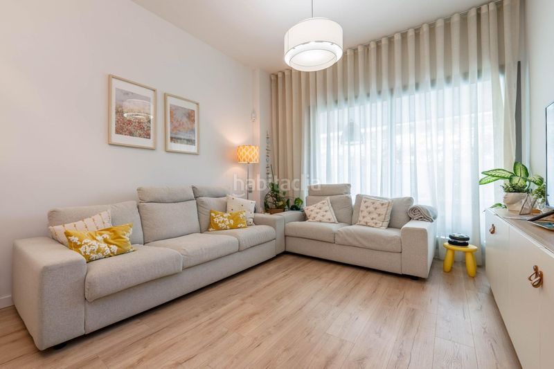 Foto 88628464-702a-4328-a662-ceef762f0eea. Pis amb calefacció aparcament piscina a Rosaleda - Juventud Granada