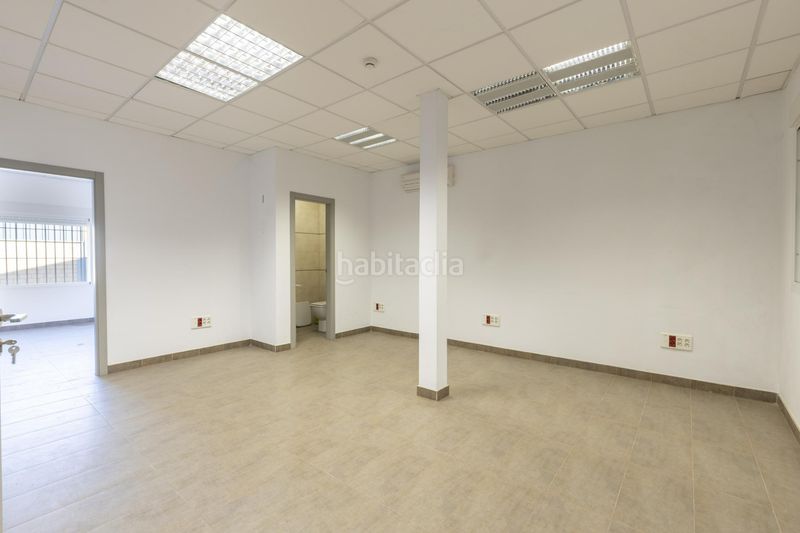 Foto c0a62ac7-0ec0-4902-96bb-c9716ddbcb80. Nau industrial a Dúrcal