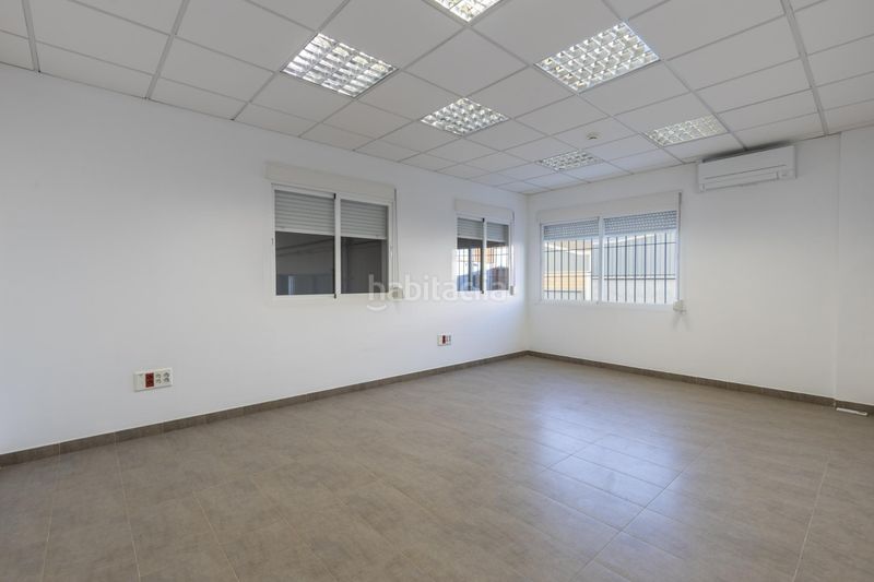 Foto ca8fcb0b-90df-4292-a4e9-d95c0b41286b. Nau industrial a Dúrcal