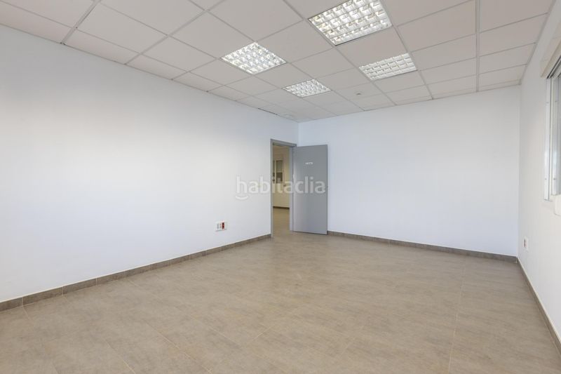 Foto de5b7f3d-1521-46bf-8da3-76467483fb36. Nau industrial a Dúrcal