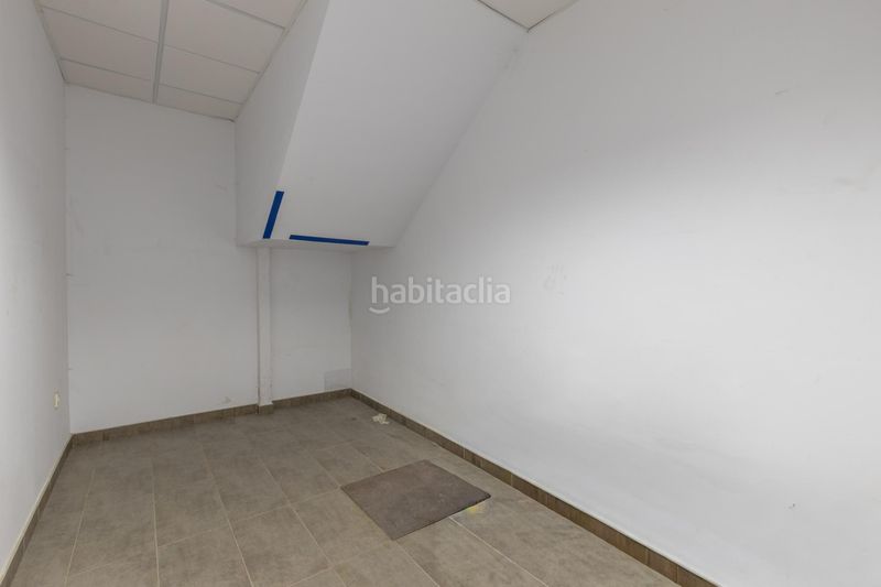 Foto eb8b2441-2a43-4864-8839-2f6cc1eea994. Nau industrial a Dúrcal