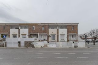 Casa adossada a Vial de la Vega