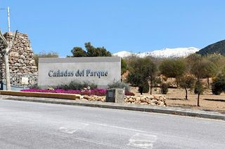Terreny residencial  Calle nevada. ¡oportunidad excepcional en cañadas del parque!