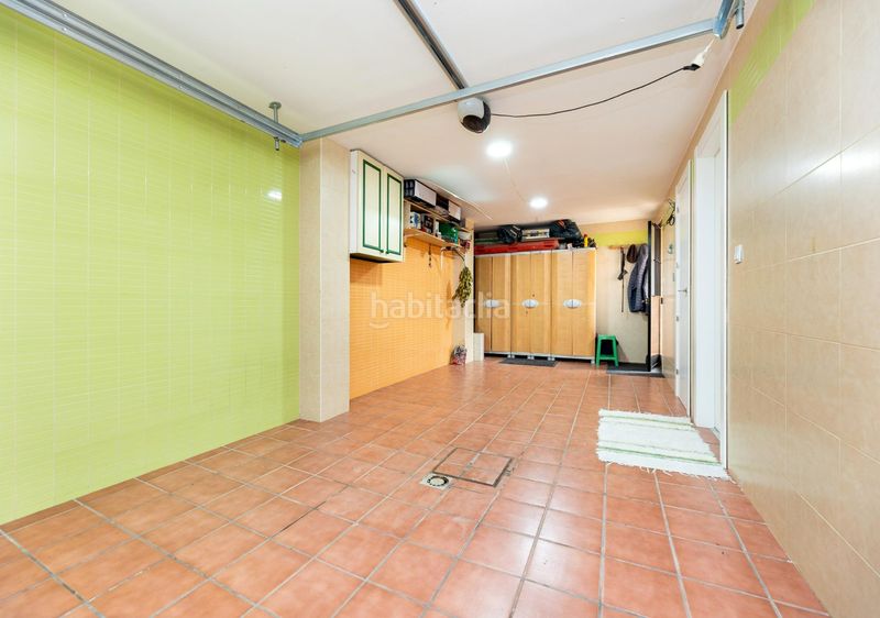 Foto 52279f16-f98a-40c3-a00c-f982153b2e09. Casa aparellada amb aparcament a Jun