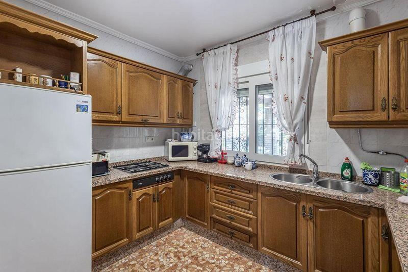 Foto 0877947e-9fe0-48ac-95d9-62e4e8a98a3c. Chalet en calle olmo 127 chalet con gran parcela en Atarfe