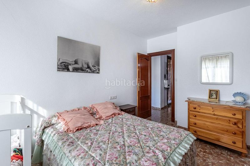 Foto a7afd8b5-ba5c-4a79-8613-d96f7ab6f673. Chalet en calle olmo 127 chalet con gran parcela en Atarfe