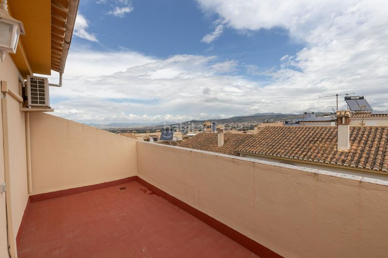 Foto de432b8c-8552-4cce-91c4-5e1222bf4a56. Casa aparellada amb calefacció aparcament a Cájar