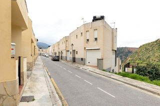 Casa a schiera  Calle luis rosales. Adosado en cenes de la vega