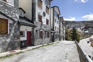 Casa adossada a Zona alta. **activo turístico en rentabilidad – sierra nevada | 104 m² | op